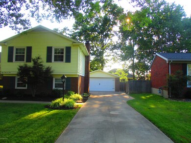 8002 Cortland Dr, Louisville, KY 40228 - photo 2