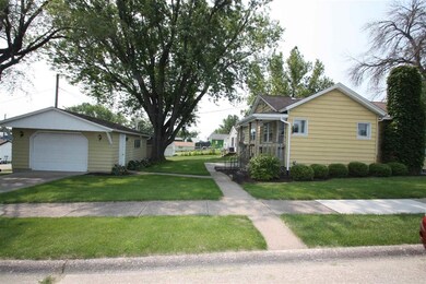 3625 N Fillmore St, Davenport, IA 52806 - photo 2