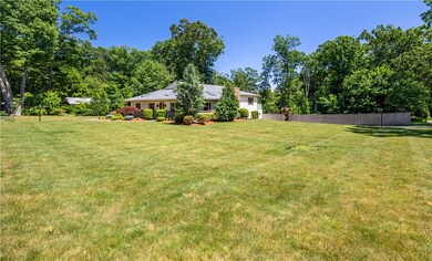 31 Maplecrest Dr, Greenville, RI 02828 - photo 4