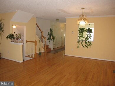 34 Cottage Field Ct, Germantown, MD 20874 - photo 3