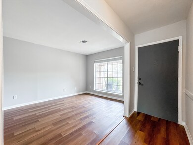 11107 Caribbean Ln, Houston, TX 77089 - photo 4