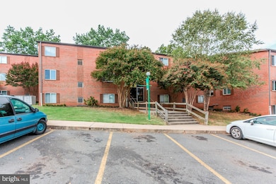 7502 Prince Cole Ct unit 11, Manassas, VA 20111 - photo 5