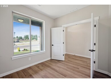 165 E Airedale Ave, La Center, WA 98629 - photo 7