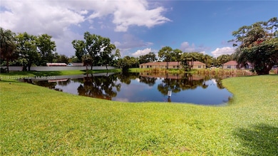 5130 Elmhurst Rd unit H, West Palm Beach, FL 33417 - photo 4