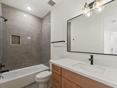 1804 Del Norte St unit D, Houston, TX 77018 - photo 7