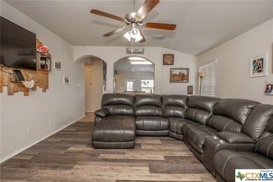 407 Coby Dr, Troy, TX 76579 - photo 5