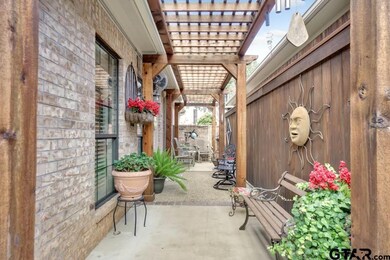 1105 Laurelwood Dr, Tyler, TX 75703 - photo 4