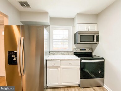 14457 Saint Germain Dr, Centreville, VA 20121 - photo 4