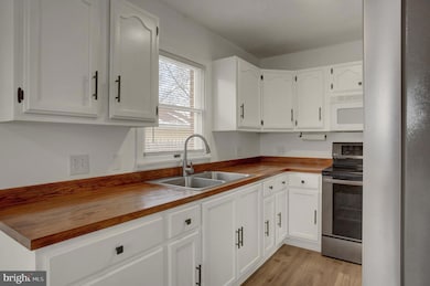 16944 Shinham Rd, Hagerstown, MD 21740 - photo 6