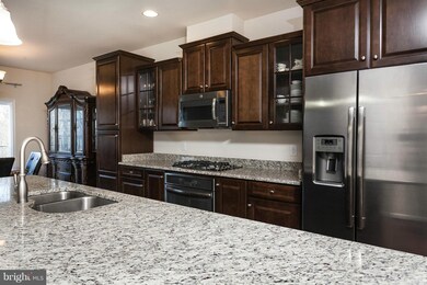 9053 Isabel Ln, Manassas Park, VA 20111 - photo 7