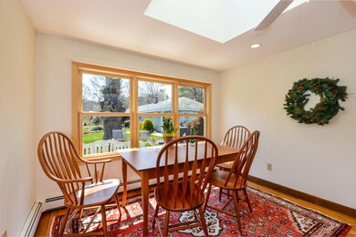 009-Dining_Room-3994917-small
