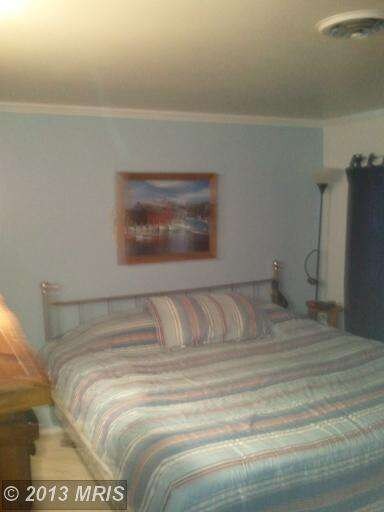 1009 Plover Dr, Halethorpe, MD 21227 - photo 4