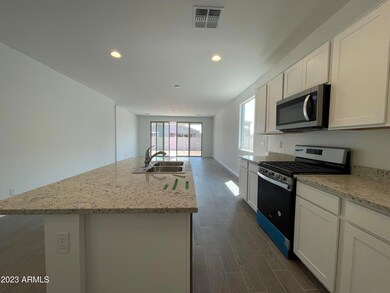 08 Kitchen longview