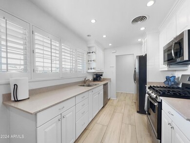 7514 E Hazelwood St, Scottsdale, AZ 85251 - photo 5