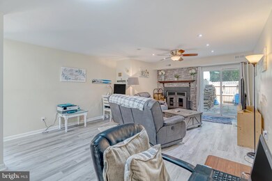 4146 Pleasant Meadow Ct unit 110C, Chantilly, VA 20151 - photo 6