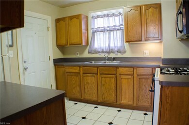 2073 13th St SW, Akron, OH 44314 - photo 7