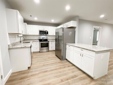 415 S Green St, Statesville, NC 28677 - photo 4