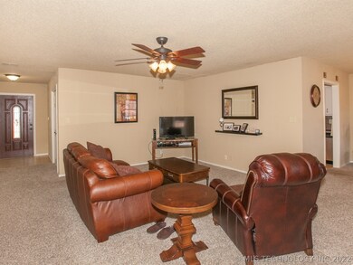 3049 W 70th St, Tulsa, OK 74132 - photo 4