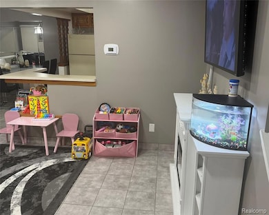 32756 Barclay Square, Warren, MI 48093 - photo 5