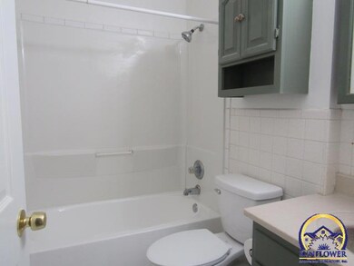 3217 SW Westwood Ct, Topeka, KS 66614 - photo 7