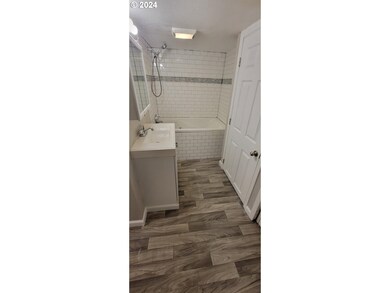 805 Case St, the Dalles, OR 97058 - photo 5