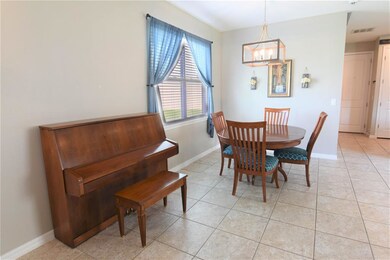 Entry / Dining