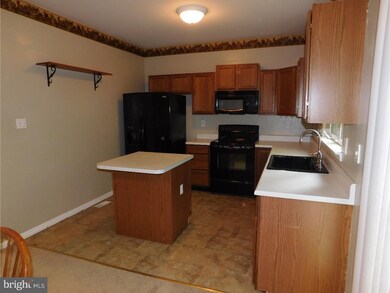 328 Andrew Cir, Coatesville, PA 19320 - photo 5