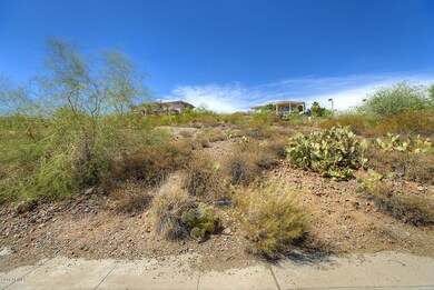 930 E Waltann Ln