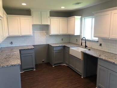 607 Water St, Whitesboro, TX 76273 - photo 2