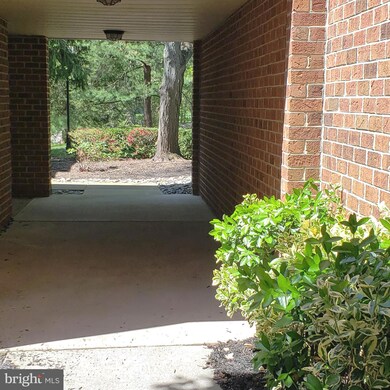 102B Cypress Point Cir unit 102B, Mount Laurel, NJ 08054 - photo 2