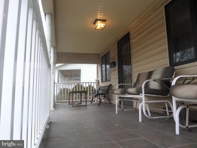 905 W Ashland Ave, Glenolden, PA 19036 - photo 7