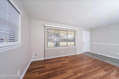 005-photo-living-room-8822707