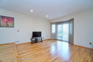 69 Dina Ct, Staten Island, NY 10306 - photo 5