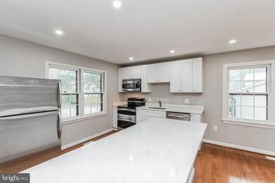 1621 Nathan Ln, Herndon, VA 20170 - photo 5