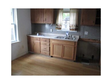 10 Spicer St, Providence, RI 02905 - photo 3