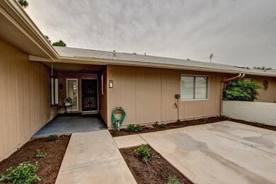 9885 W Spanish Moss Ct unit 56, Sun City, AZ 85373 - photo 5