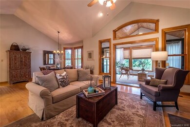 Many areas for entertaining