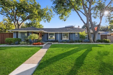 7116 Wake Forrest Dr, Dallas, TX 75214 - photo 2