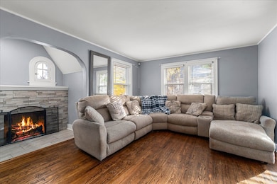 937 Pearl St, Aurora, IL 60505 - photo 3