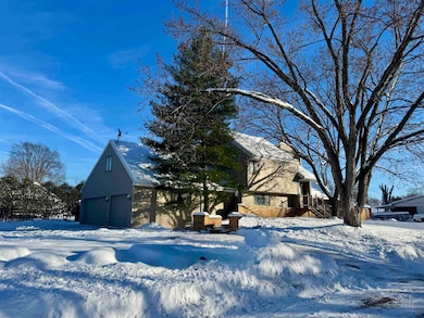 1014 S 6th St, Prairie Du Chien, WI 53821 - photo 3