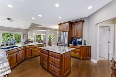 429 Hunters Cir, Greenville, SC 29617 - photo 4