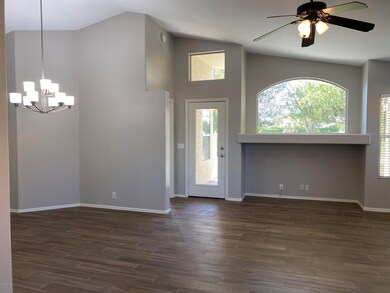 582 N Amber Ct, Chandler, AZ 85225 - photo 4