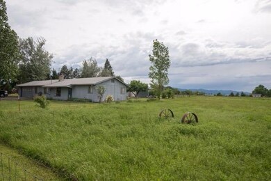 6681 Domino Rd, Central Point, OR 97502 - photo 2