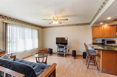 23791 W Meadow Dr, Genoa, OH 43430 - photo 4