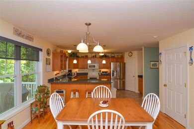 160 Apple Brook Way unit 14, Manchester, NH 03109 - photo 5
