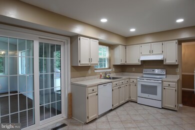 14242 Twig Rd, Silver Spring, MD 20905 - photo 2