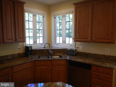 16625 Radcliffe Ln, Woodbridge, VA 22191 - photo 6