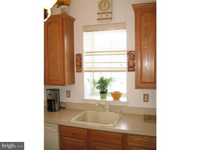 39 Bear Meade Dr, Trenton, NJ 08691 - photo 6