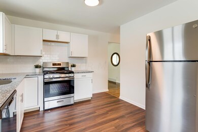 5-web-or-mls-1467-bycroft-rd