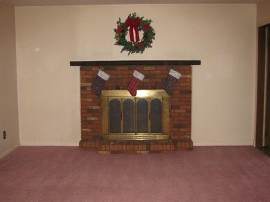 302 Magnolia Dr, Crown Point, IN 46307 - photo 3